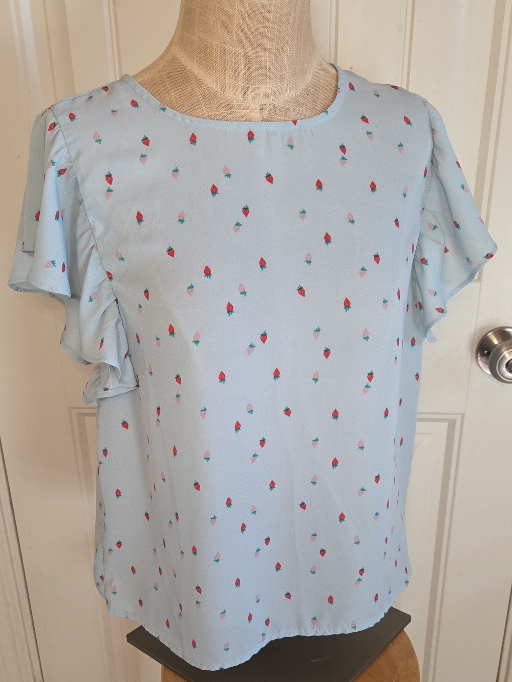 🍓 Light Blue Strawberry-Print Flutter Sleeve Blouse